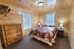 Cabin_5_Bedroom3