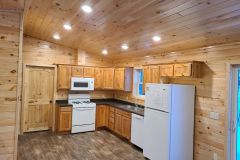 cabin_5_kitchen