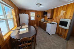 cabin_1_dining_kitchen